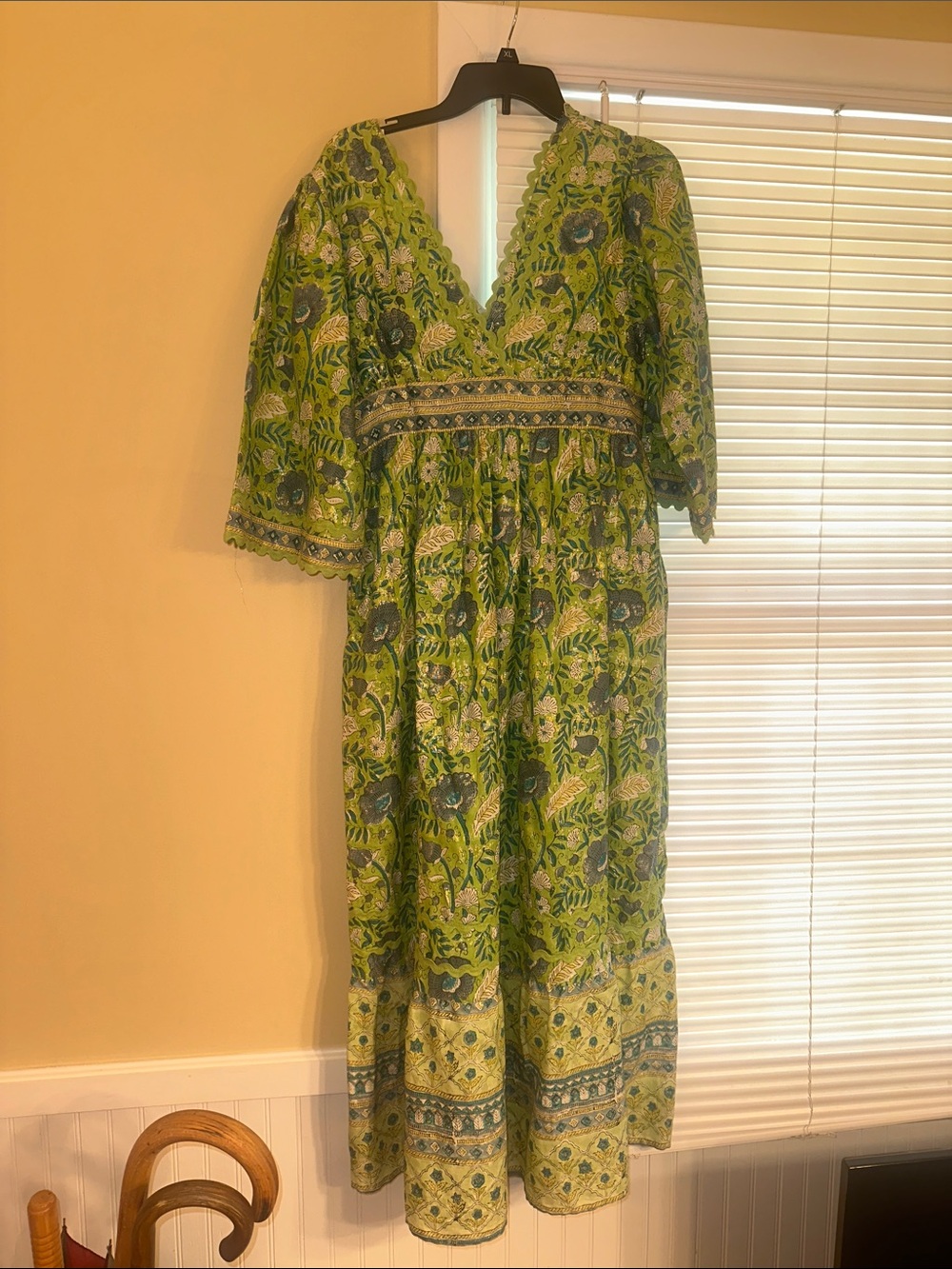 Clara The Label - Green Floral V-Neck Midi Dress with Scallop Trim